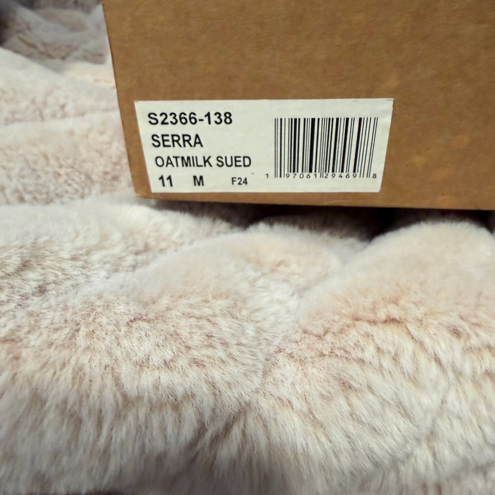 SoftWalk Women's Tan Loafers with Gold Accent - Picture 4 of 4
